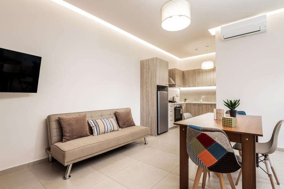 TV and multimedia, Kitchen or kitchenette, Seating area, Dining area, air conditioner