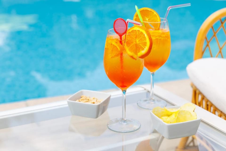 Swimming pool, Drinks