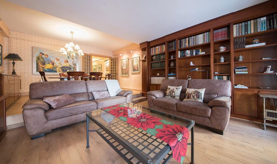 Communal lounge/ TV room, Living room