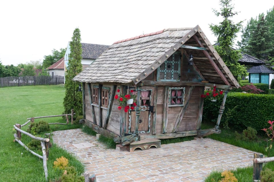 Property building, Garden, Garden