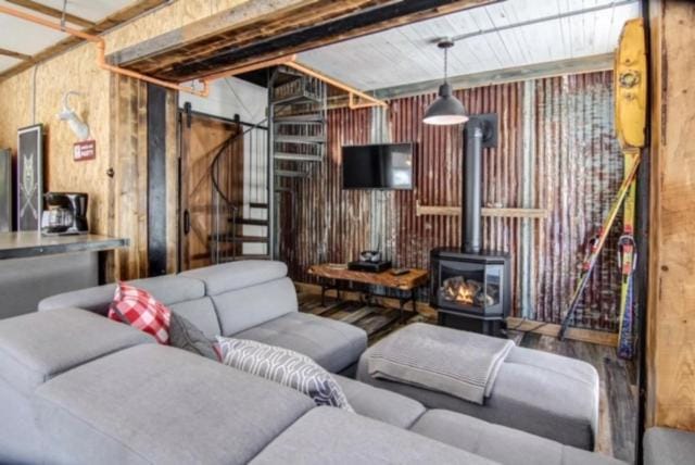 cool box House in L'Anse-Saint-Jean
