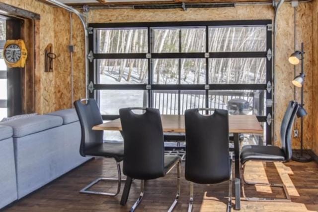 cool box House in L'Anse-Saint-Jean
