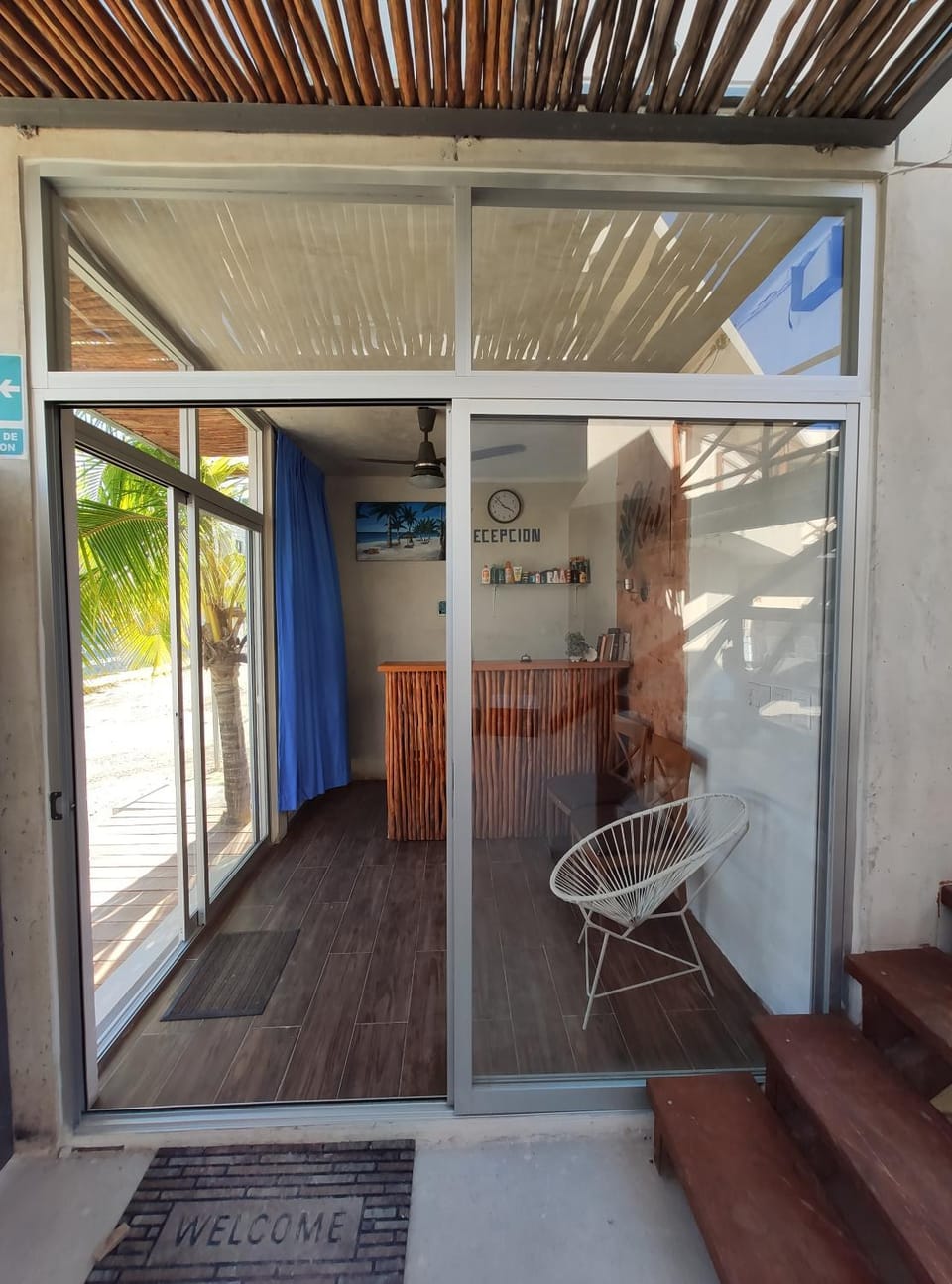 Facade/entrance
