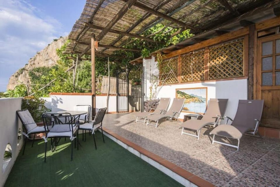 Villa Lena House in Furore