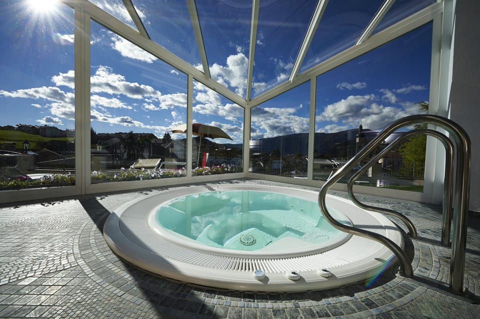 Hot Tub, Spa and wellness centre/facilities