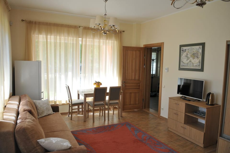 TV and multimedia, Photo of the whole room, Dining area