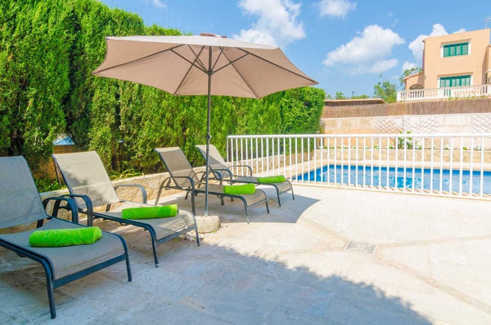 Swimming pool, Swimming pool