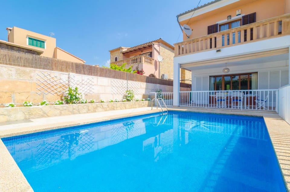 Swimming pool, Swimming pool