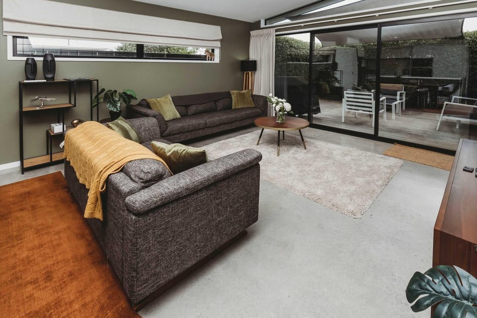 Perfect On Powderham Prime Inner City Location House in New Plymouth