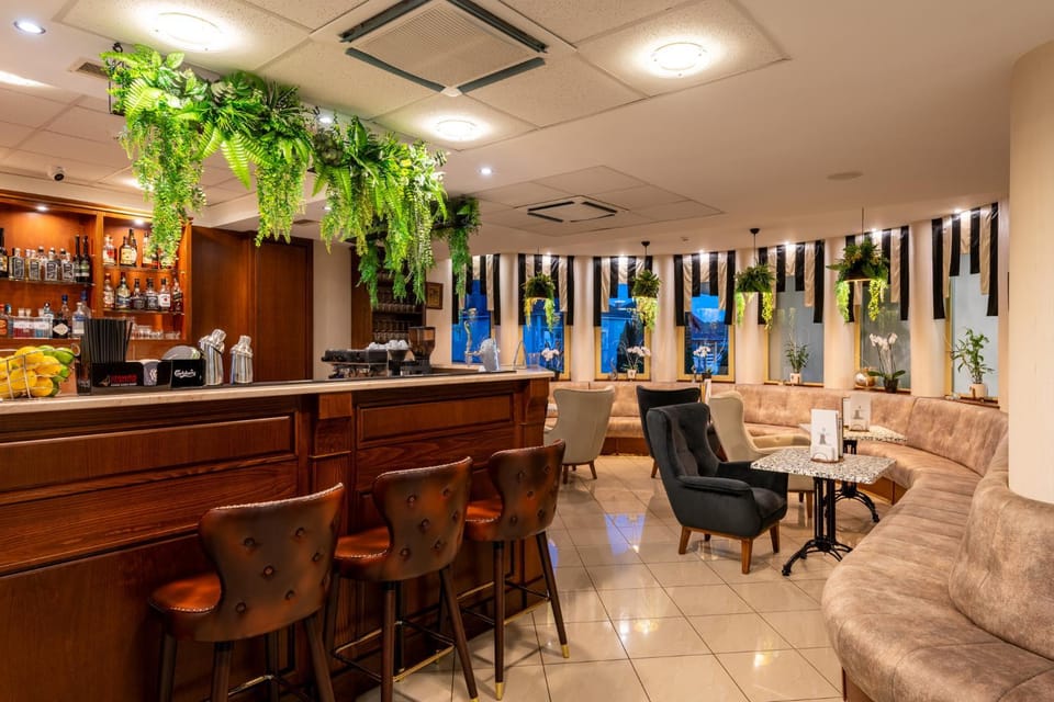 Lounge or bar