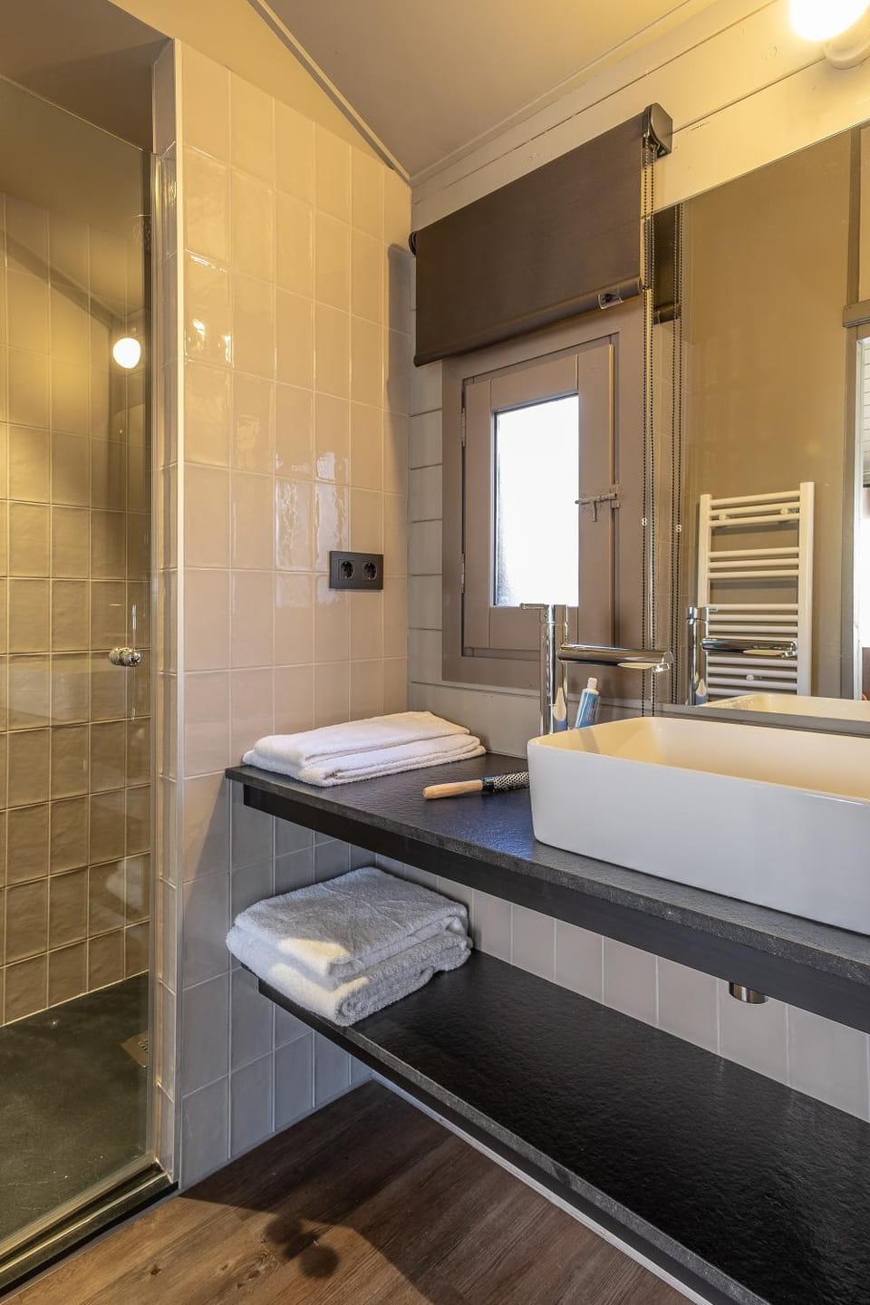 Shower, Toilet