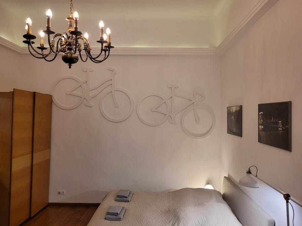 Bed, Living room