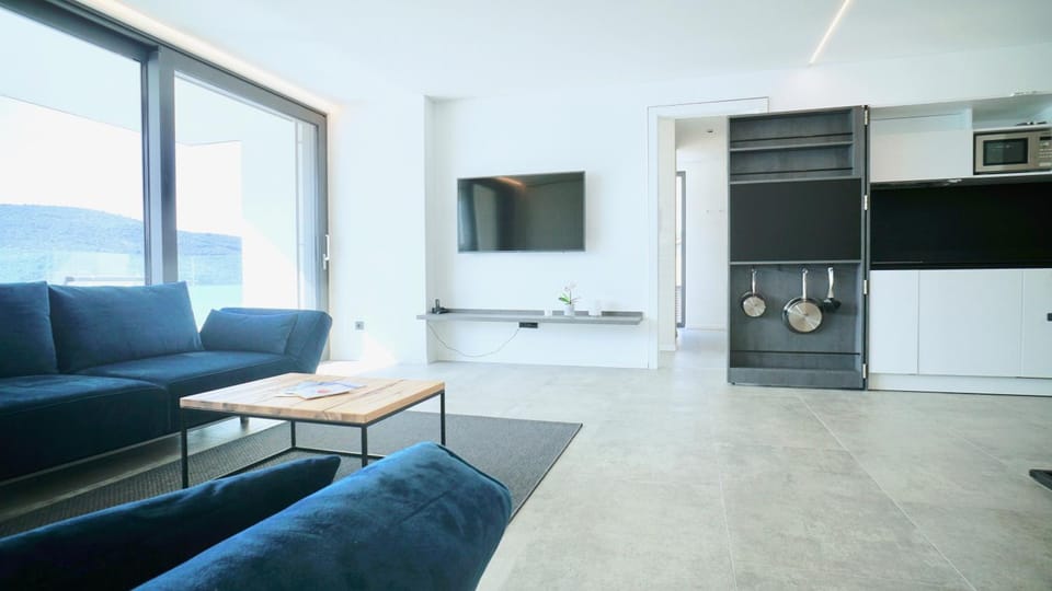 Living room, Dining area