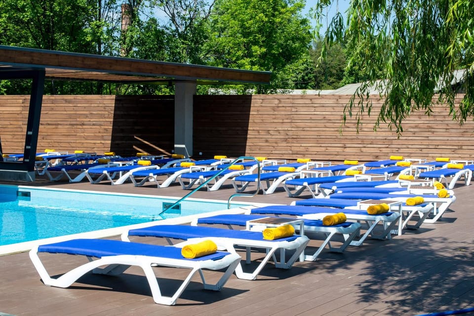Swimming pool