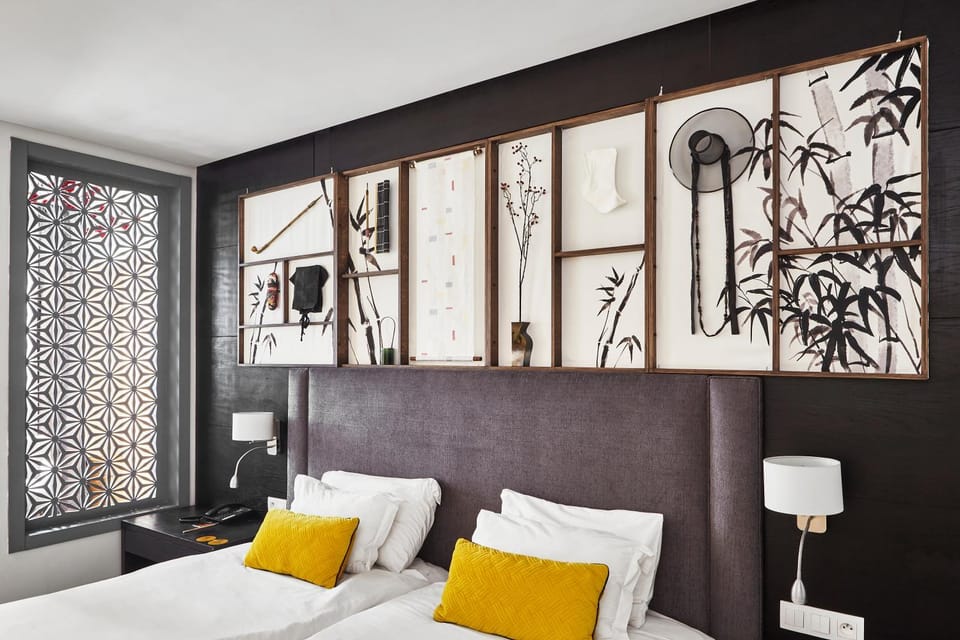 Bed, Photo of the whole room, Decorative detail, Bedroom
