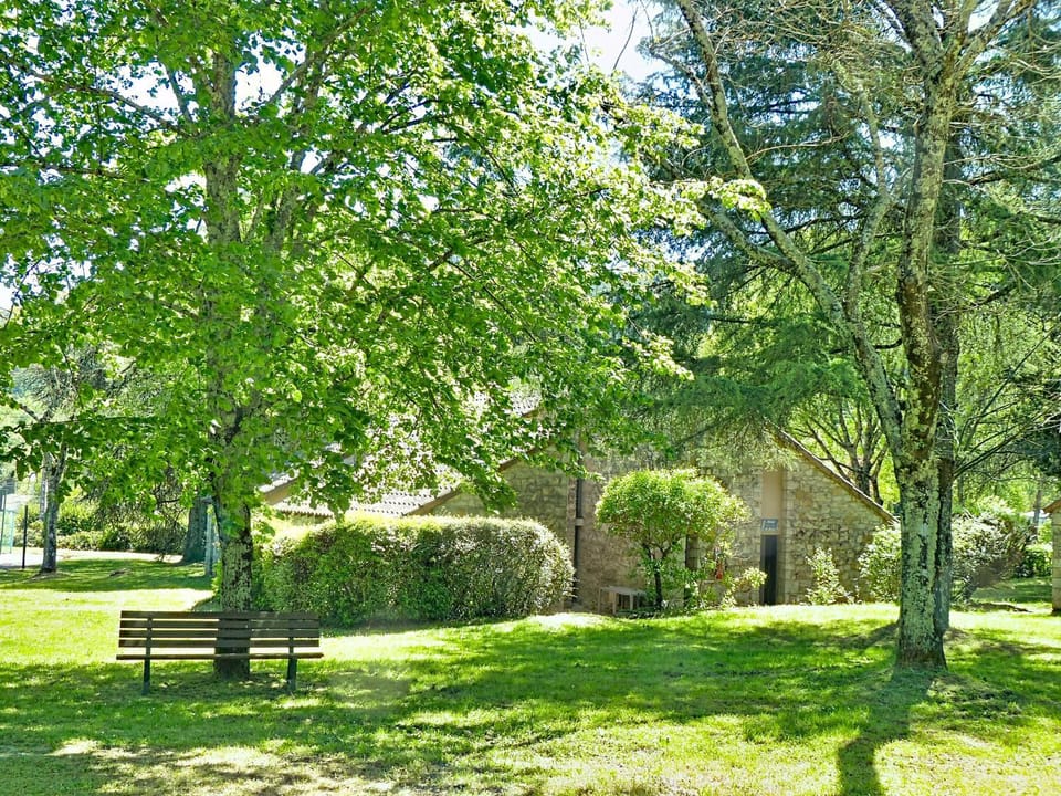 Facade/entrance, Garden