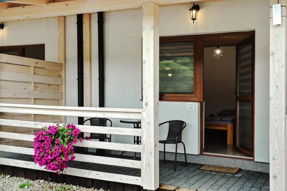 Święty Spokój Bieszczady 782-047-324 Farm Stay in Slovakia