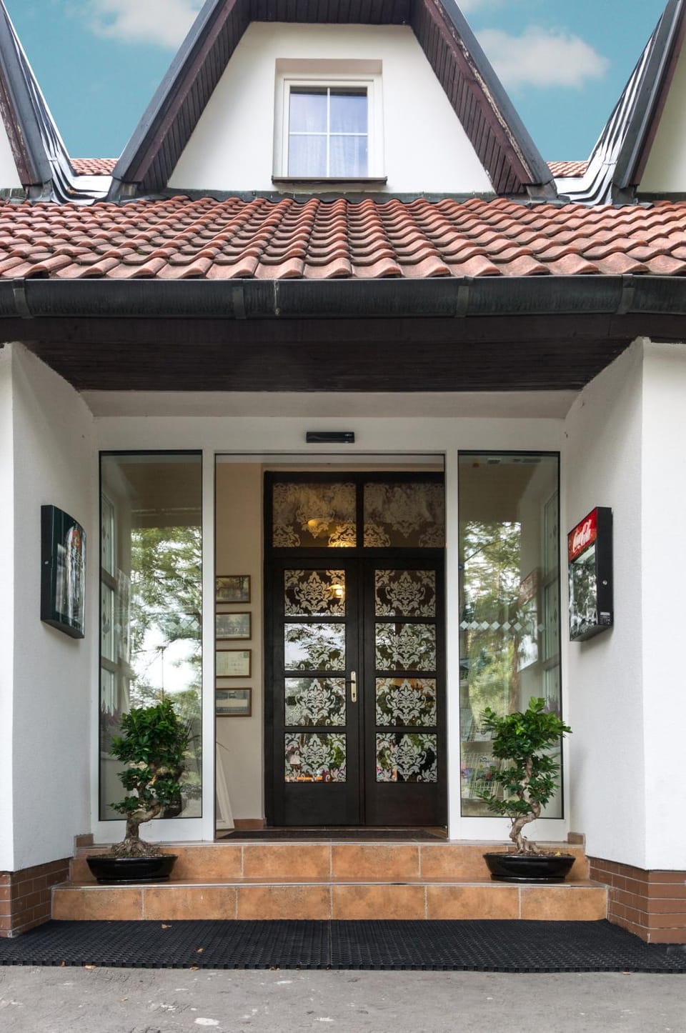 Facade/entrance