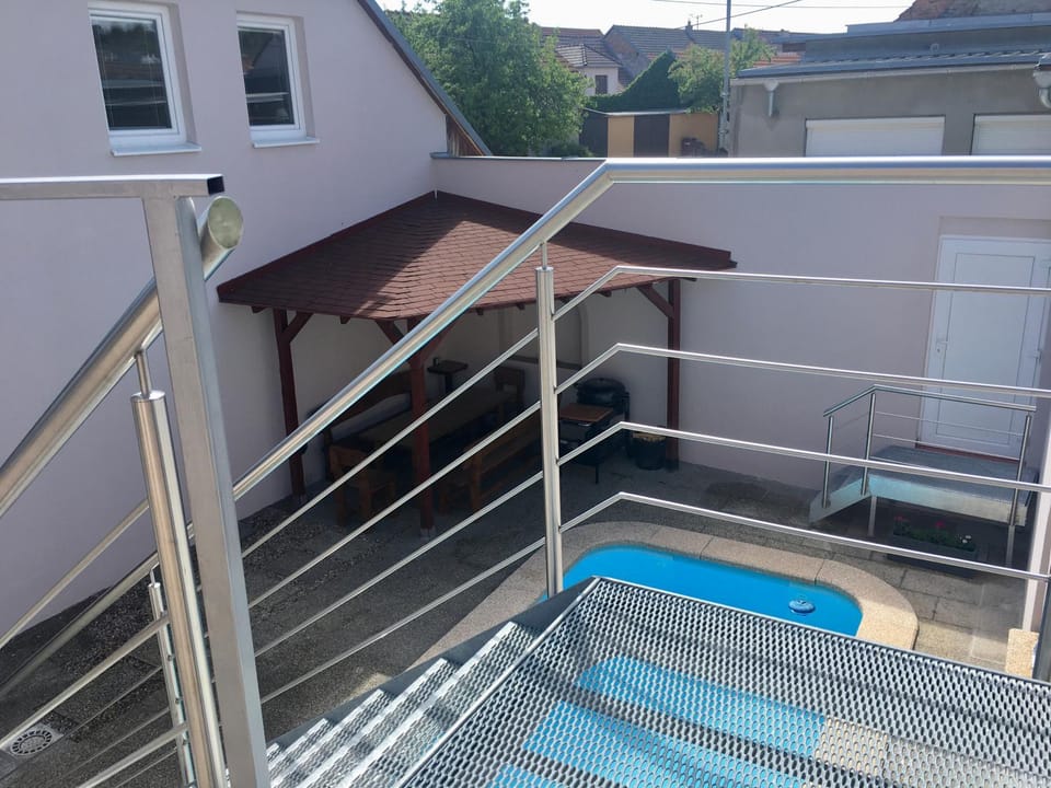 Facade/entrance, Balcony/Terrace, Swimming pool