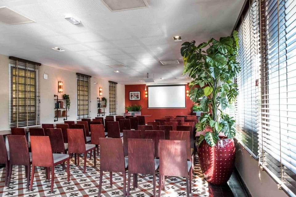 Meeting/conference room