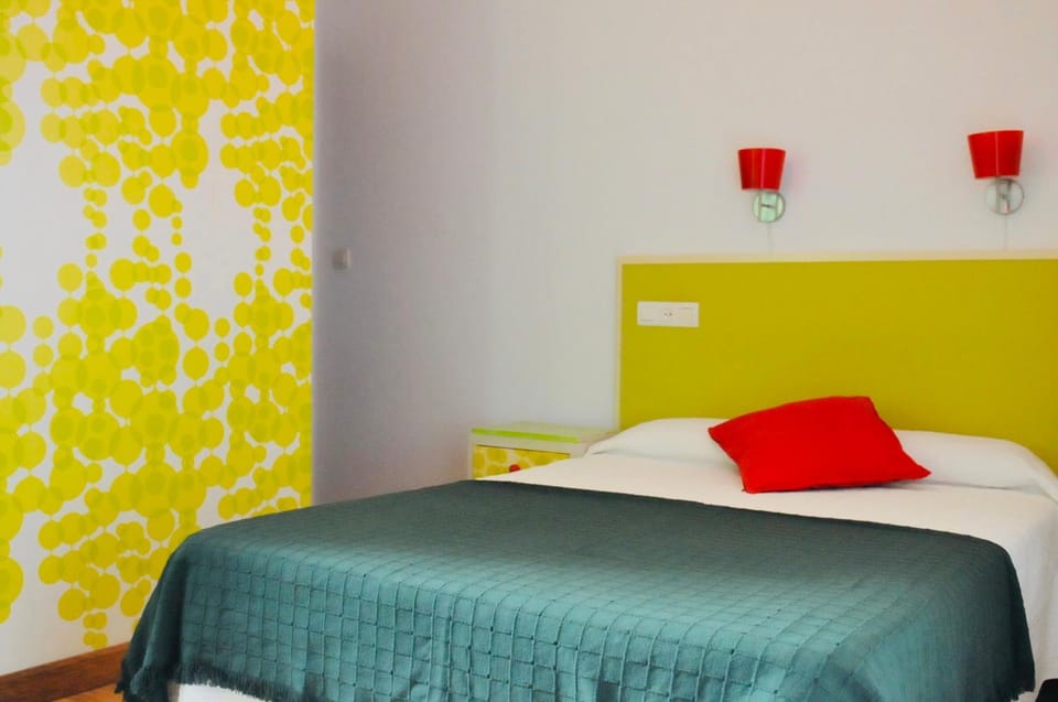 Bed, Summer, Photo of the whole room, Decorative detail, Bedroom, Inner courtyard view