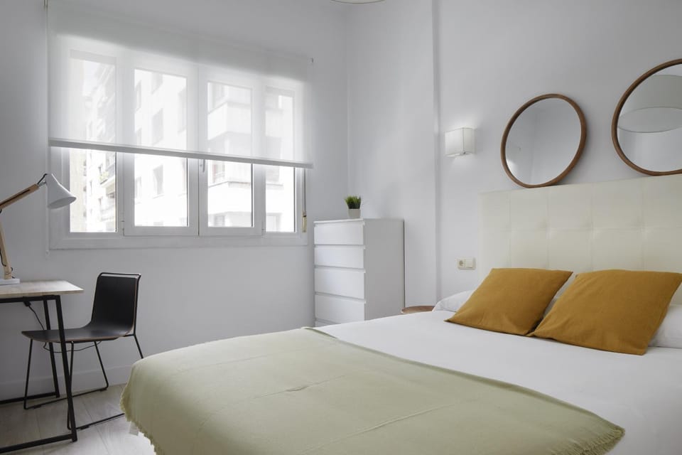 Bed, Photo of the whole room, Bedroom