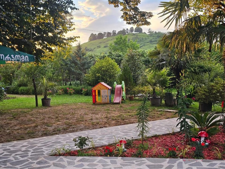 Guesthouse Kamelia Bed and Breakfast in Georgia