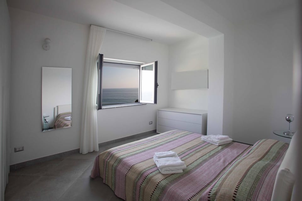 Bedroom, Sea view