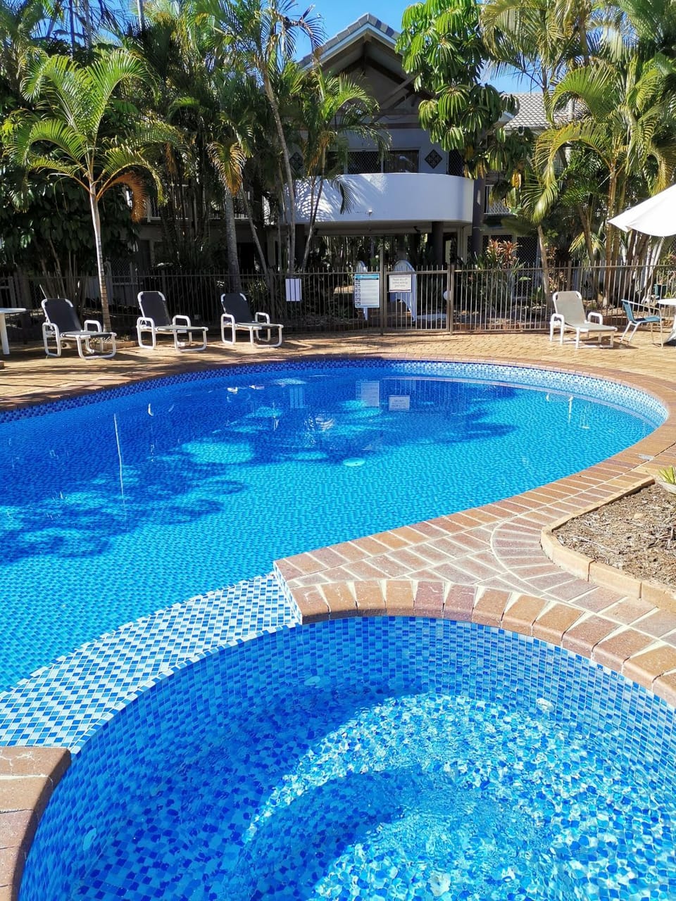 Pool view, Swimming pool, sunbed