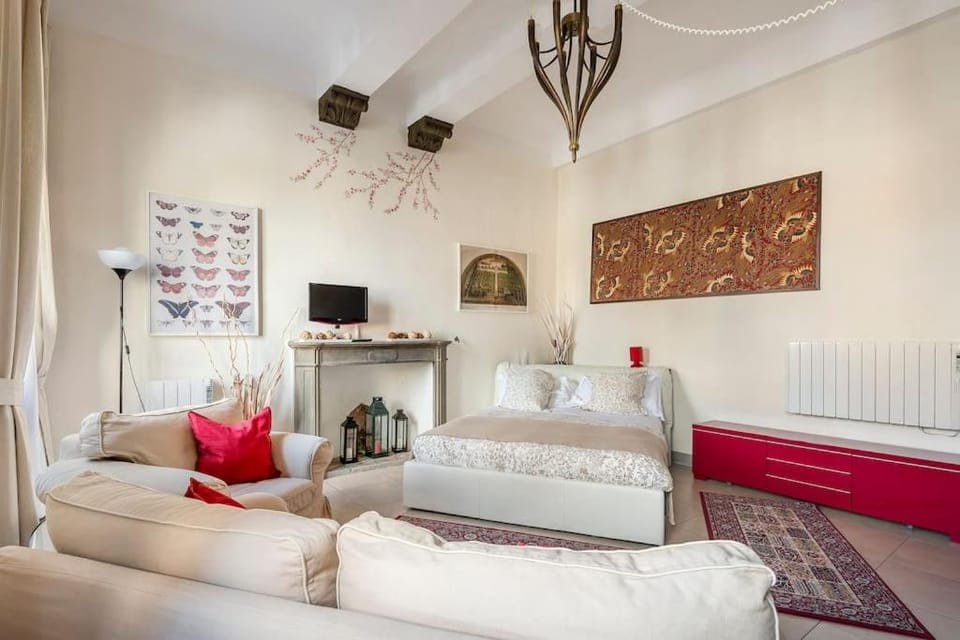TV and multimedia, Photo of the whole room, Bedroom