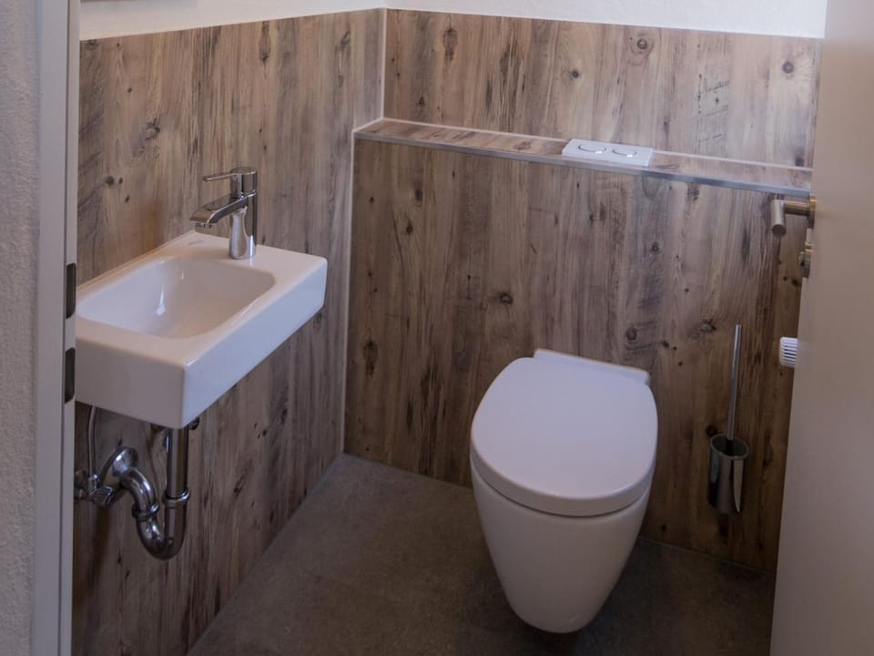 Bathroom, Living room