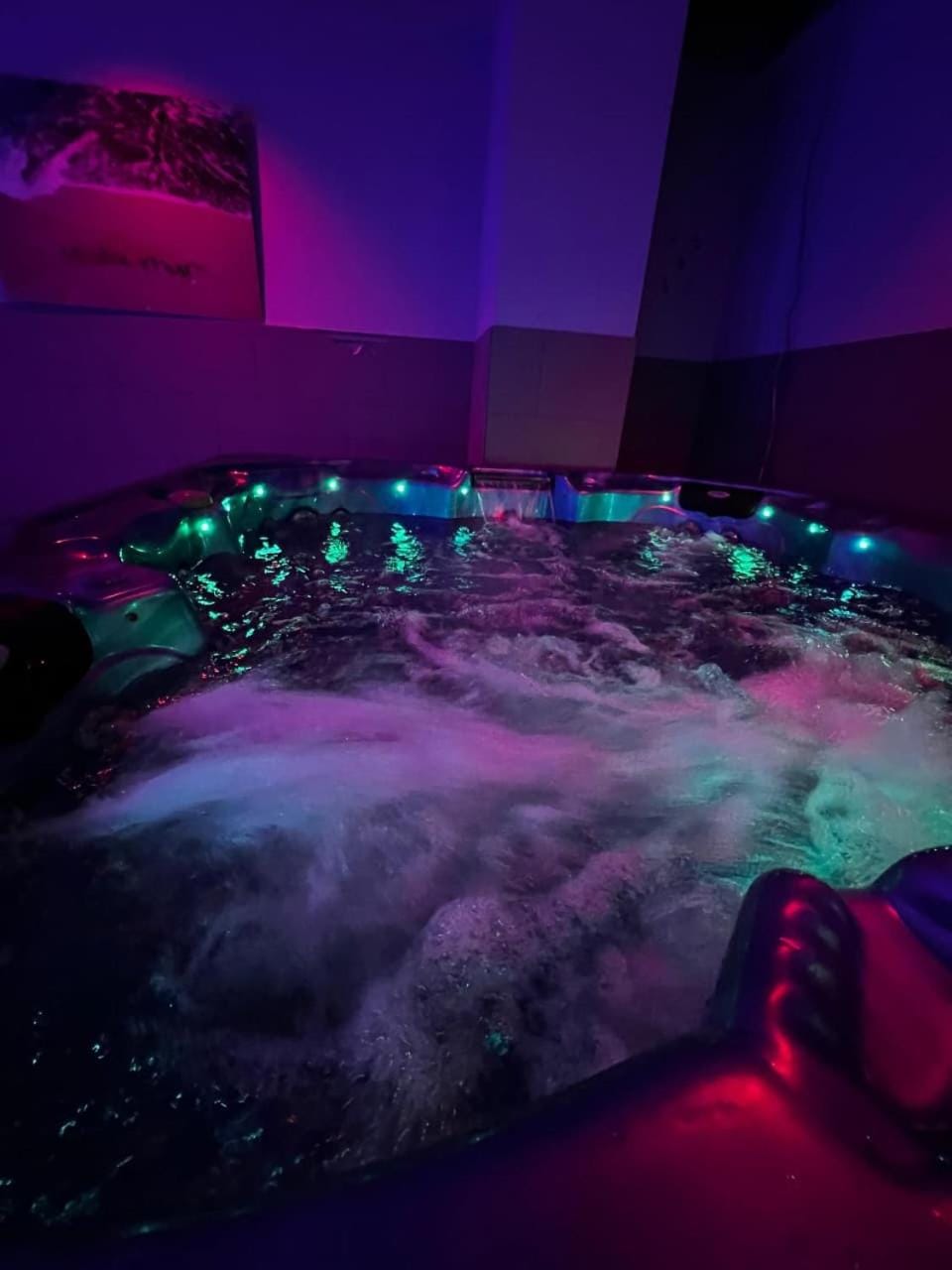 Hot Tub, Hot Tub, Spa and wellness centre/facilities