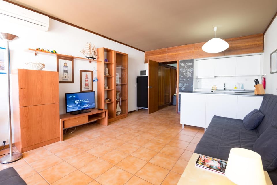 TV and multimedia, Kitchen or kitchenette, Living room