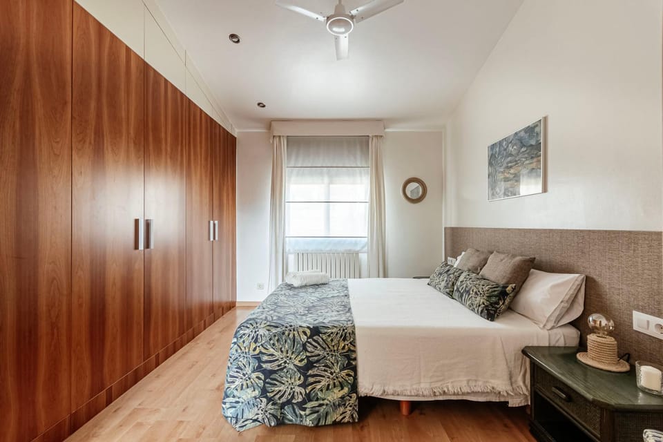 Bed, Photo of the whole room, Bedroom, wardrobe