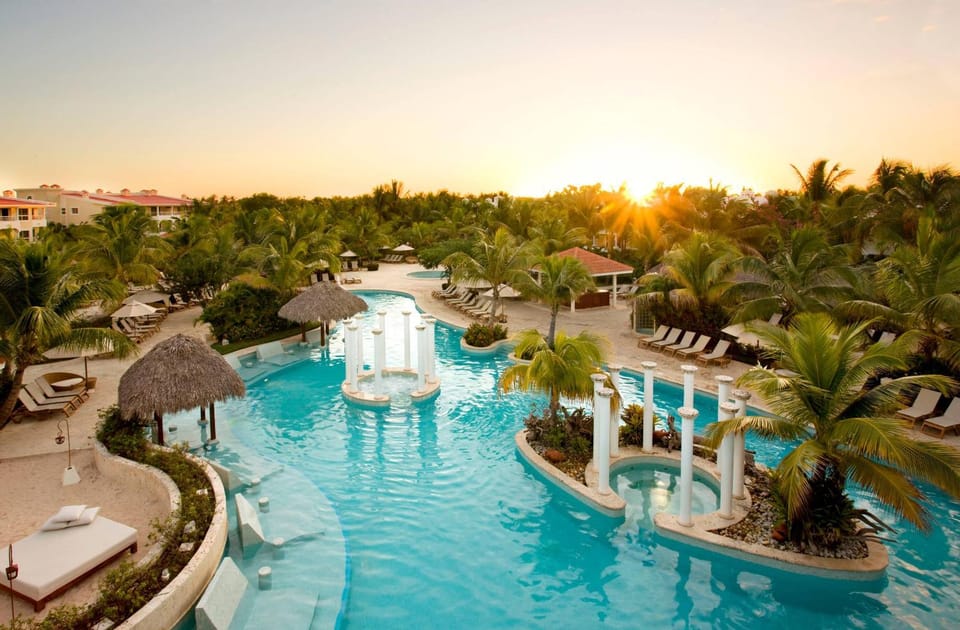 Garden, Hot Tub, View (from property/room), Lounge or bar, Beach, Swimming pool, Entertainment