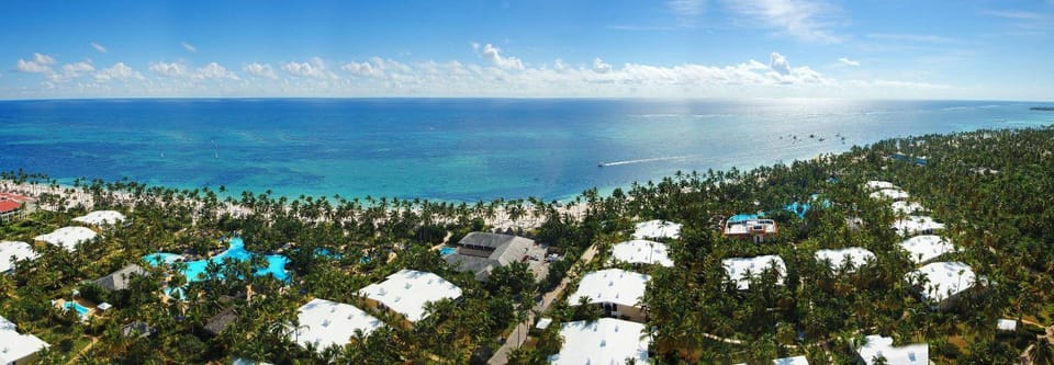 Garden, View (from property/room), Beach, Sea view, Swimming pool