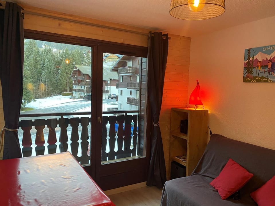 Châtel : 2 pièces avec balcon et parking - FR-1-198-119 Apartment in Châtel
