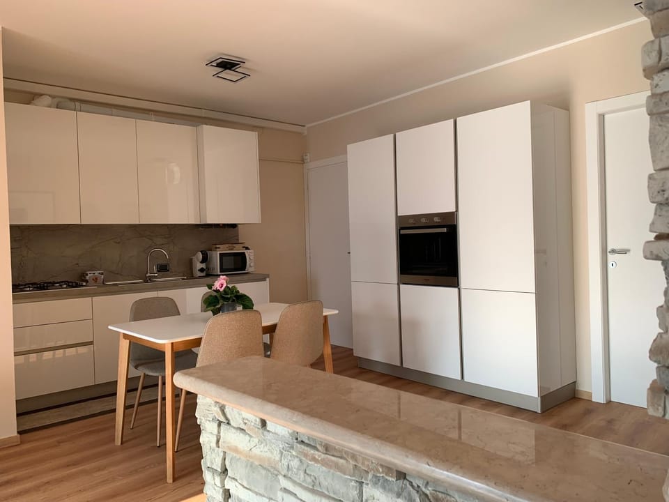 Kitchen or kitchenette, kitchen