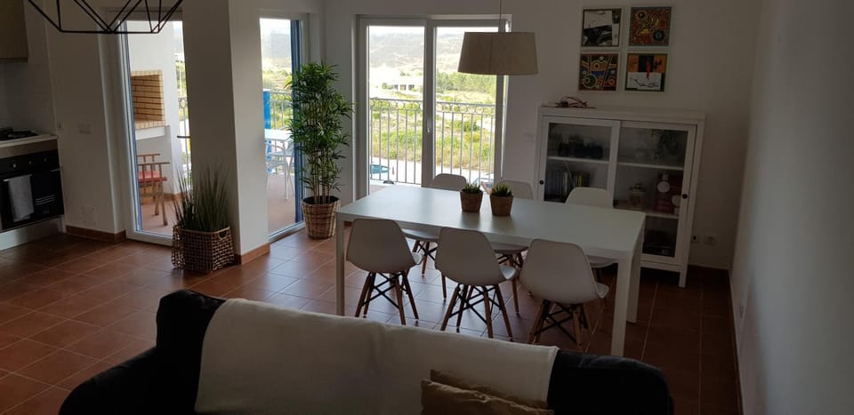 Coffee/tea facilities, Living room, Seating area