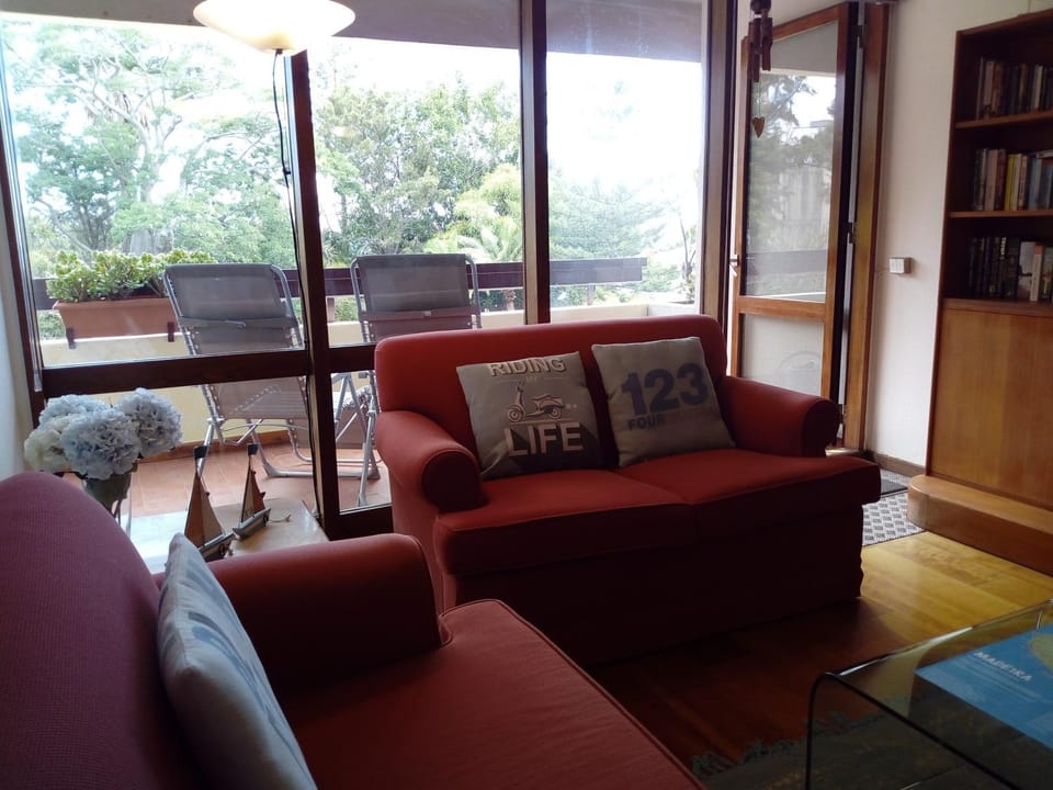 Garden, Living room