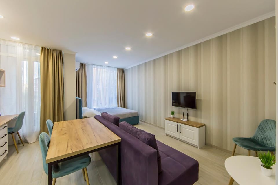 Communal lounge/ TV room, Day, TV and multimedia, Living room, Other, Photo of the whole room, Decorative detail, Seating area, Autumn