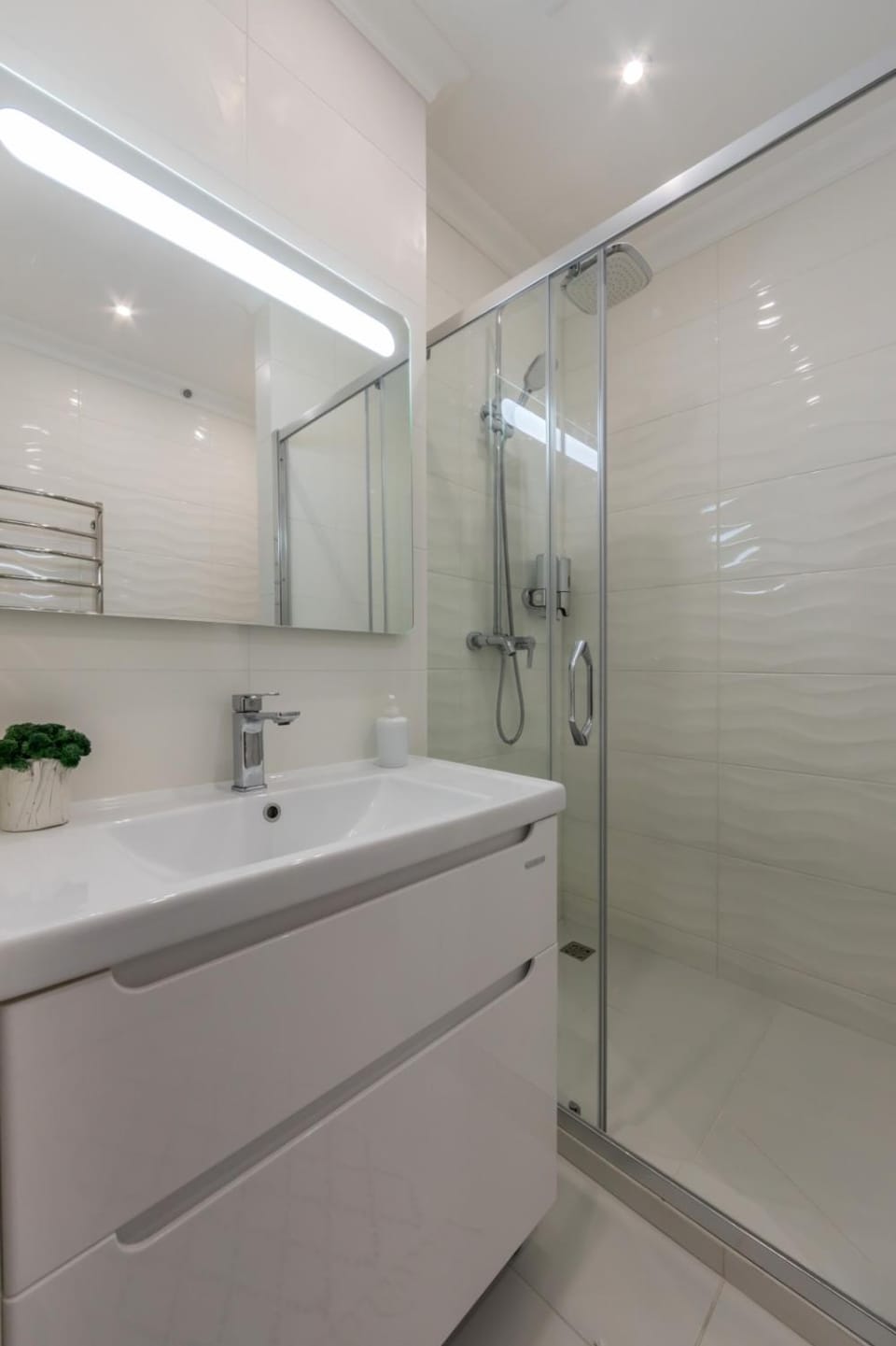 Shower, Bathroom, towels