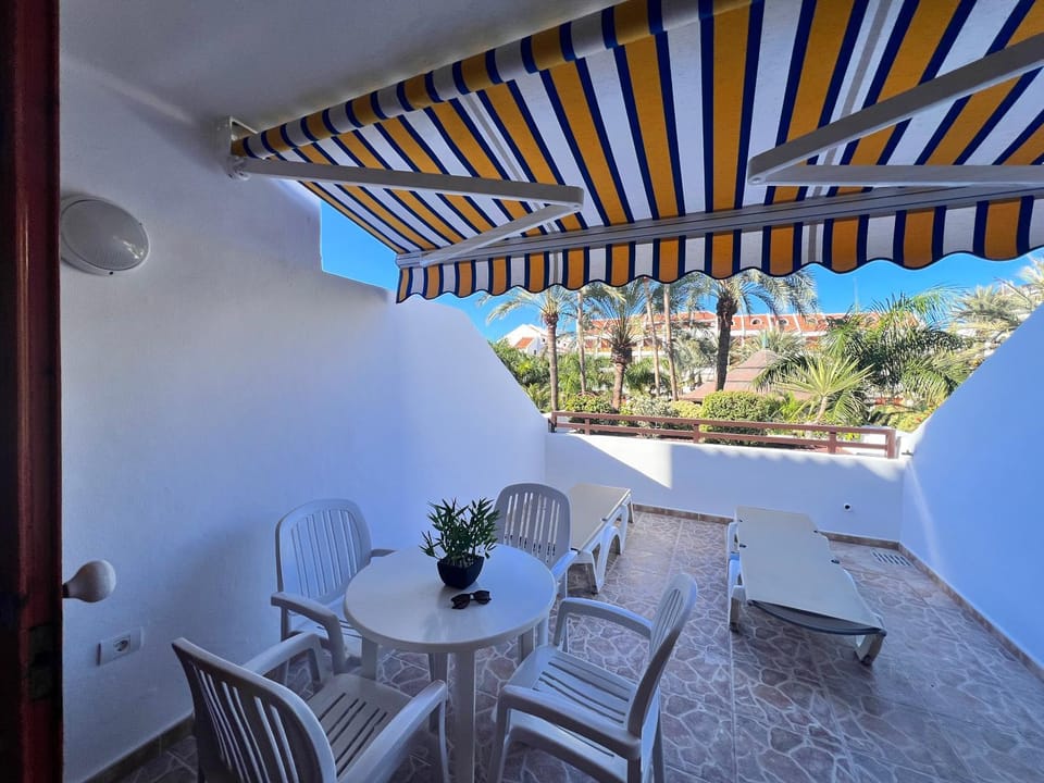 Day, Natural landscape, Balcony/Terrace, Garden view, Sea view