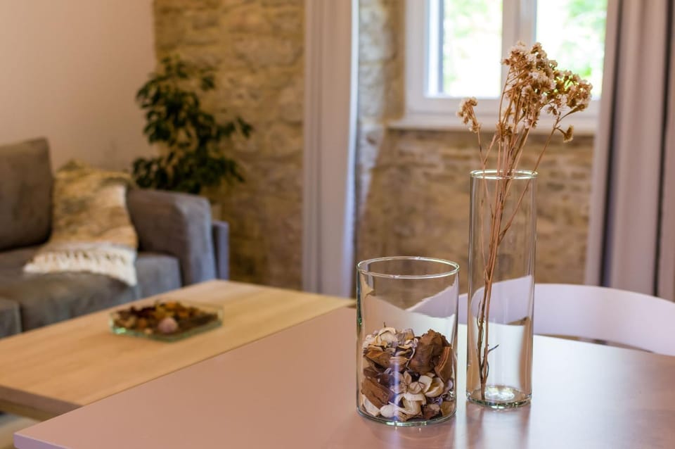 Living room, Decorative detail, Seating area, Dining area