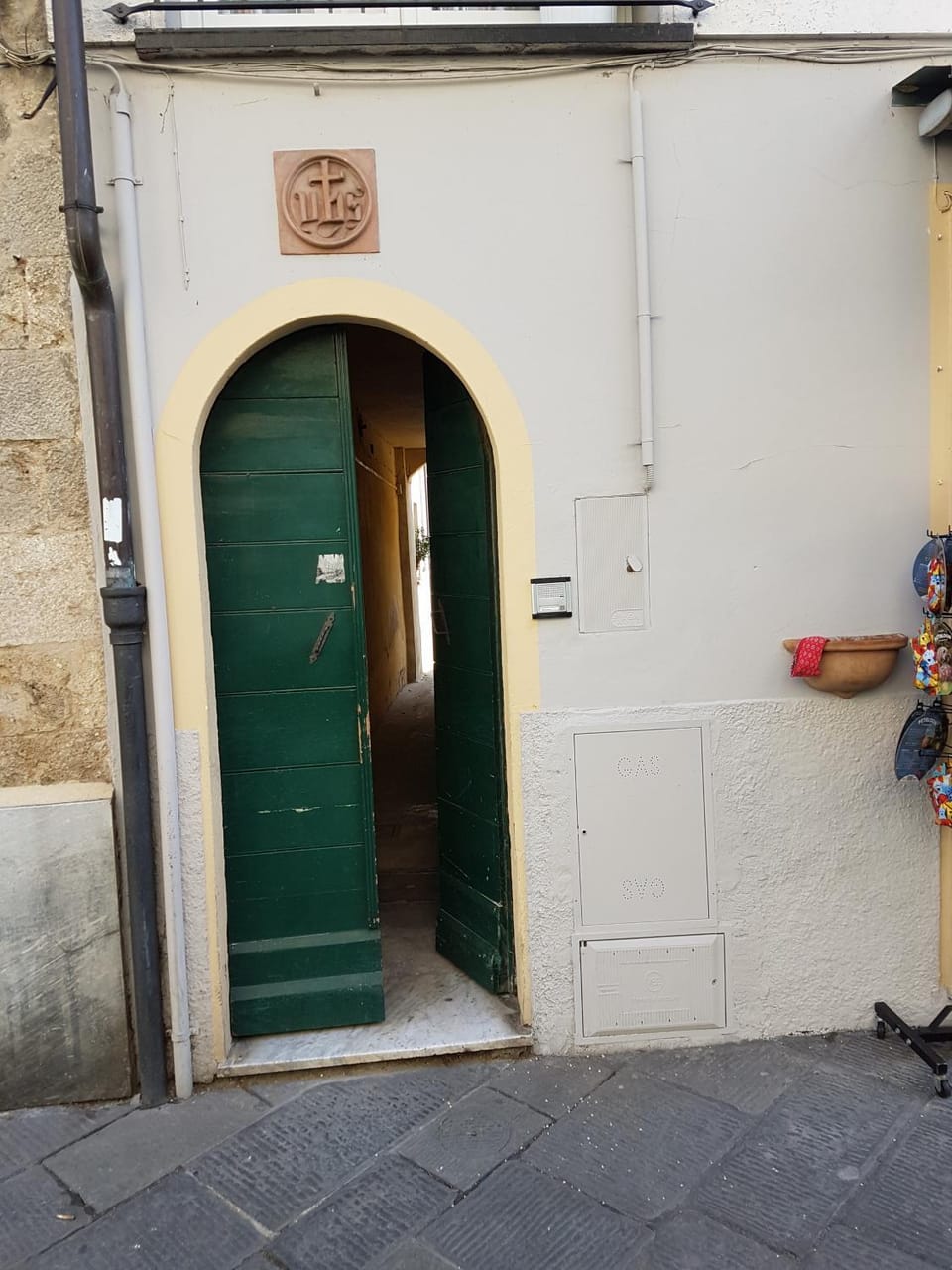 Facade/entrance