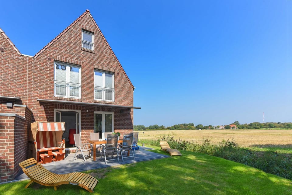 Property building, Spring, Day, Garden, Garden view