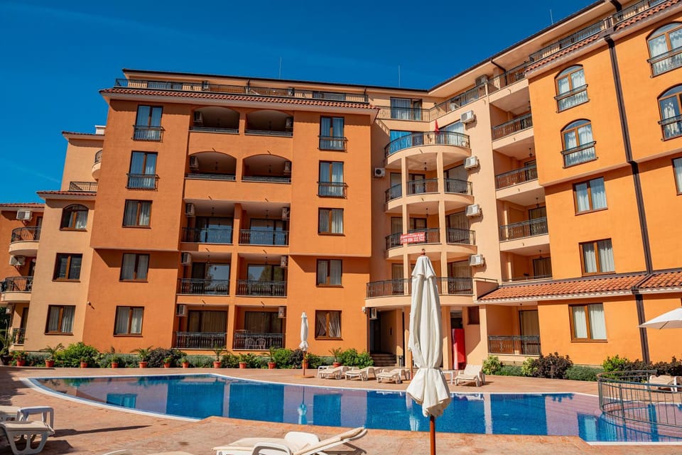 Property building, Swimming pool