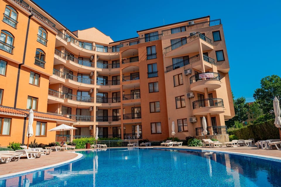Property building, Swimming pool