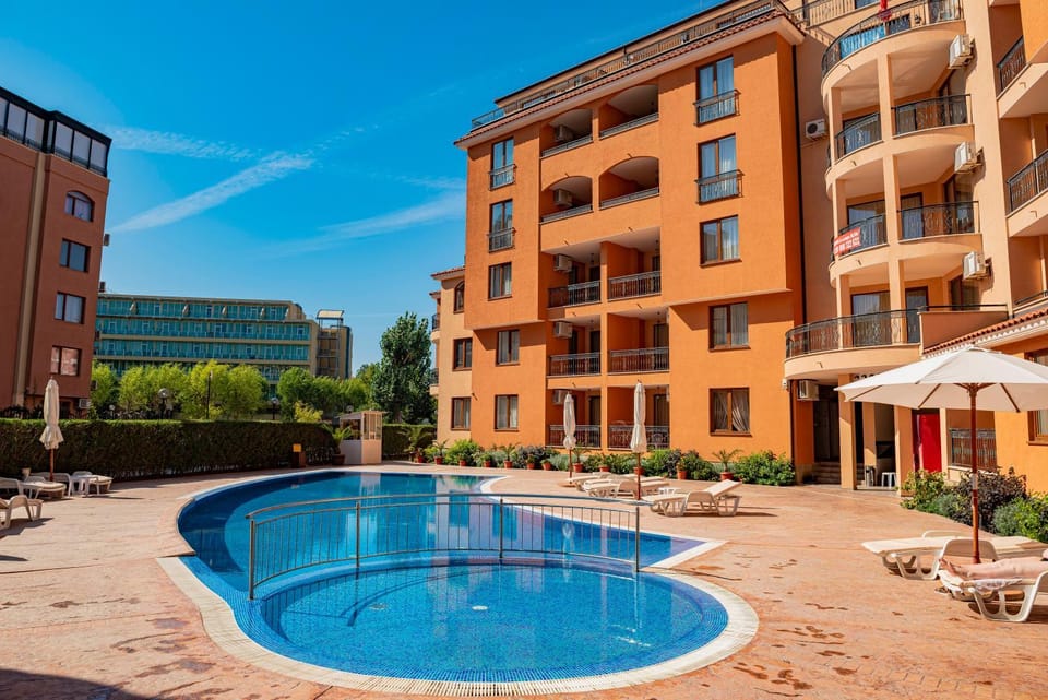 Property building, Swimming pool