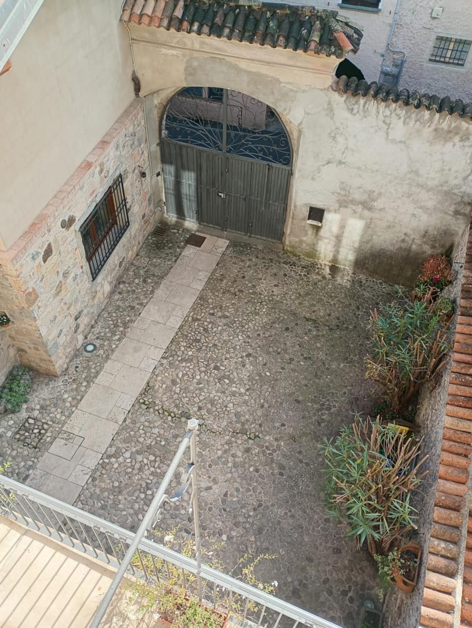 Inner courtyard view, Parking